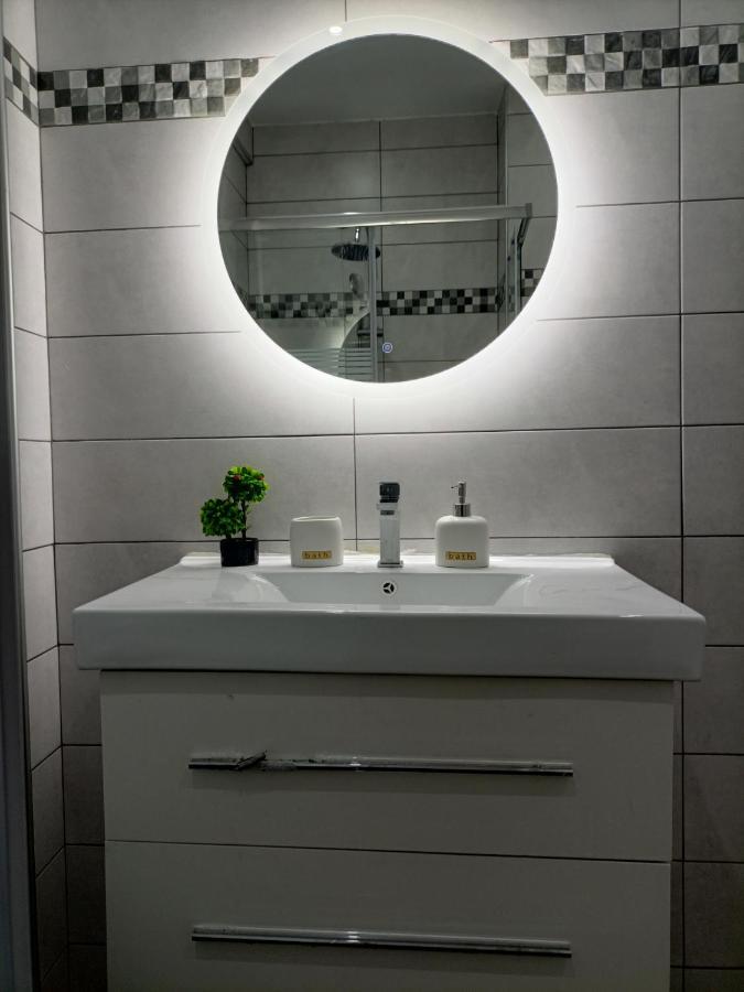 דירות אתונה Travelers Tranquil & Chillout Apt מראה חיצוני תמונה